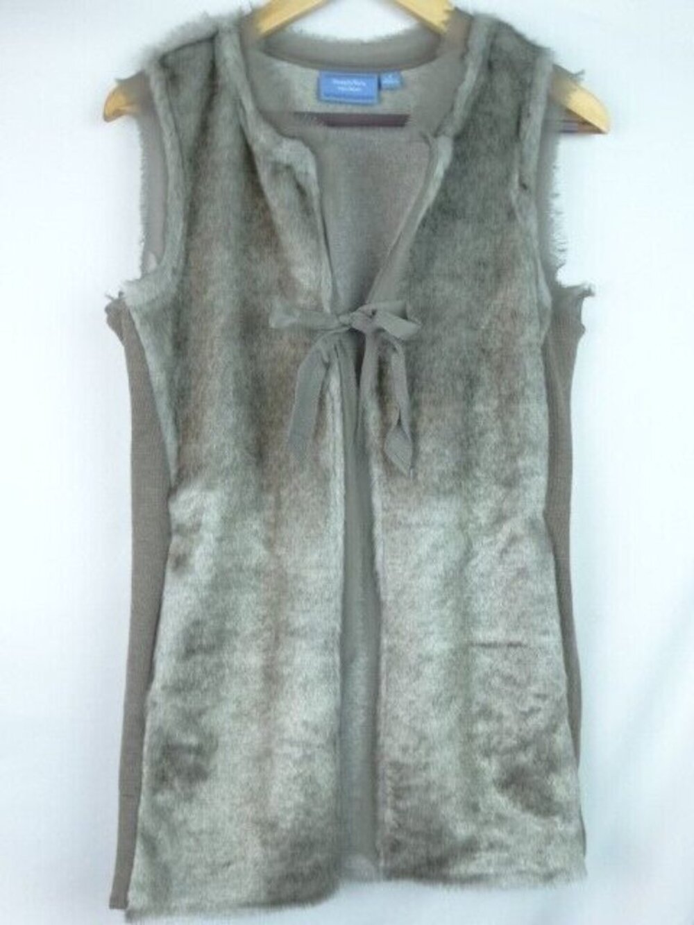 Simply Vera Vera Wang Women's Vest Size Small Gray Faux Fur Sleeveless Top